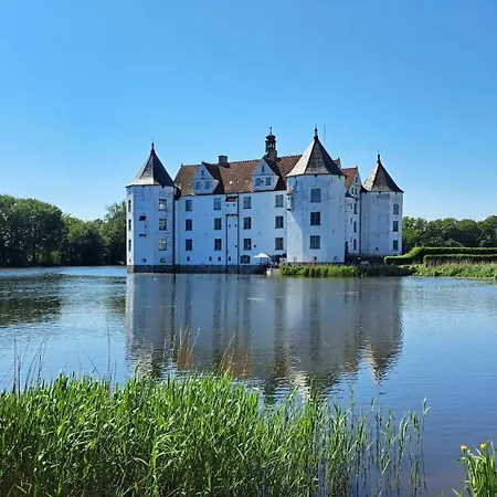 Urbanes Wohnen Mit Foerdeblick Daire