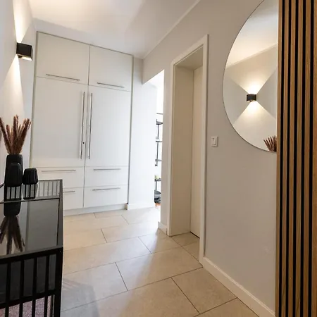 Appartamento Urbanes Wohnen Mit Foerdeblick *